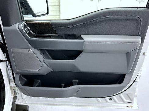 Used 2022 Ford F150 Lariat w/ Equipment Group 502A High AWD/4WD image 16