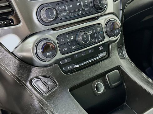 Used 2019 Chevrolet Tahoe LT AWD/4WD image 14