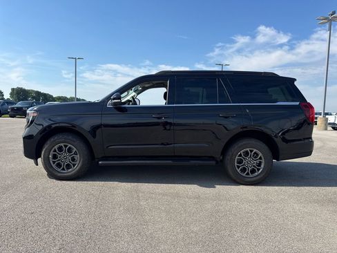 New 2026 Ford Expedition Active RWD image 3