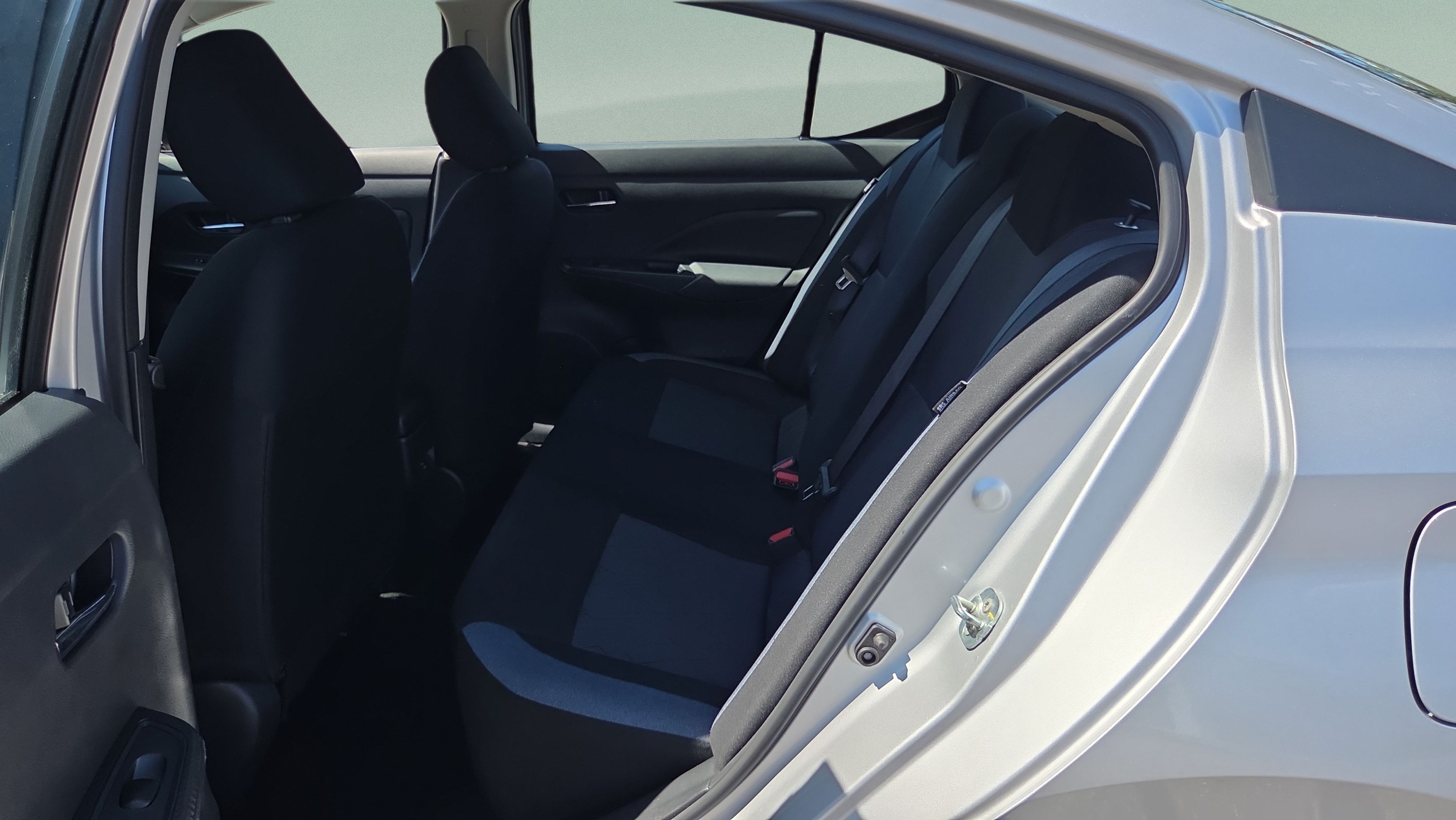 Used 2025 Nissan Versa SV FWD image 10