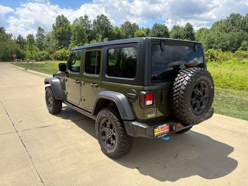 Used 2023 Jeep Wrangler Unlimited w/ Convenience Group AWD/4WD image 7