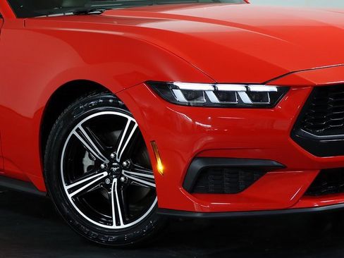 Used 2024 Ford Mustang Premium image 8