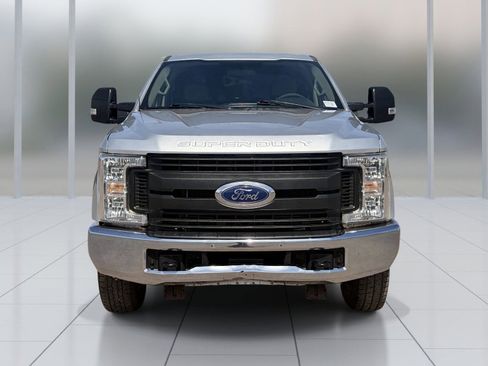 Used 2019 Ford F350 XL w/ Power Equipment Group AWD/4WD image 9