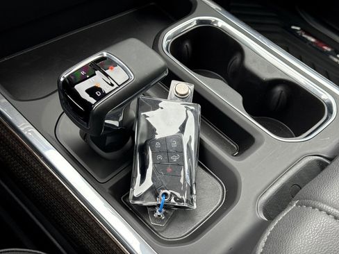 Used 2025 Chevrolet Silverado 1500 LT Trail Boss w/ LT Trail Boss Premium Package image 35