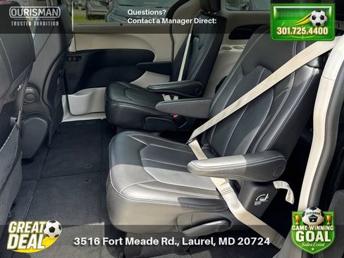 Used 2023 Chrysler Pacifica Touring-L FWD image 18