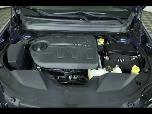 Used 2021 Jeep Cherokee Limited image 20