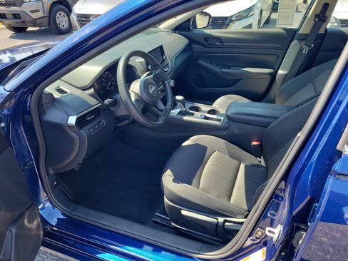 Certified 2024 Nissan Altima 2.5 S FWD image 11