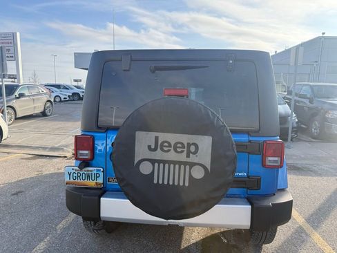 Used 2015 Jeep Wrangler Unlimited Sahara w/ Connectivity Group image 6