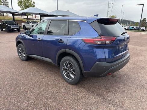 Used 2021 Nissan Rogue S AWD/4WD image 3