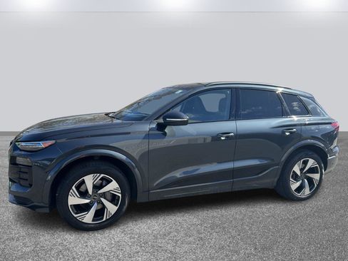 Certified 2025 Audi Q6 e-tron Premium Plus w/ Premium Plus image 3