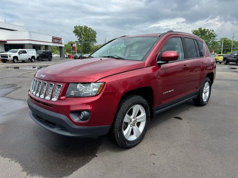 Used 2016 Jeep Compass Latitude AWD/4WD image 1