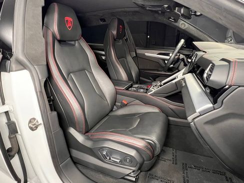 Used 2019 Lamborghini Urus image 4