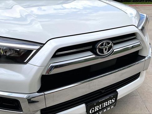 Used 2022 Toyota 4Runner Limited AWD/4WD image 30