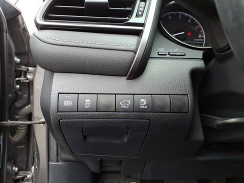 Used 2021 Toyota Camry SE image 11