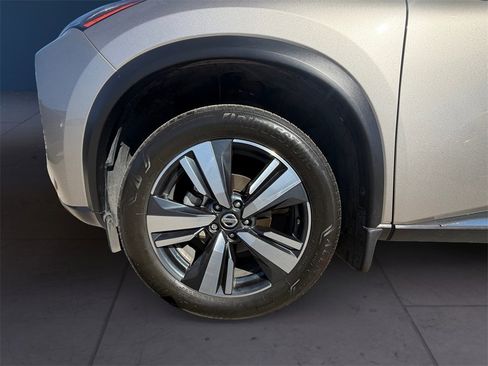 Used 2021 Nissan Rogue SL w/ Premium Package image 9