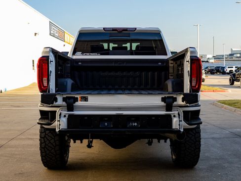 Used 2022 GMC Sierra 2500 Denali w/ Denali Ultimate Package image 9