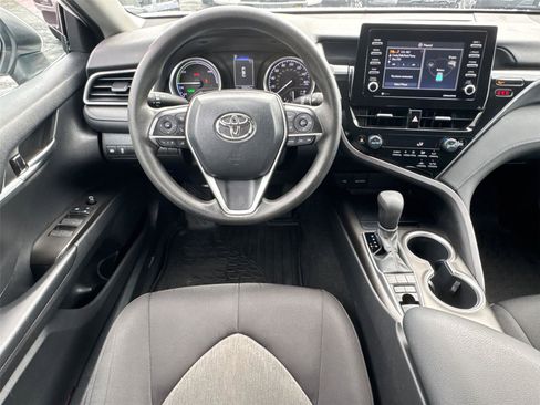 Used 2021 Toyota Camry LE image 20