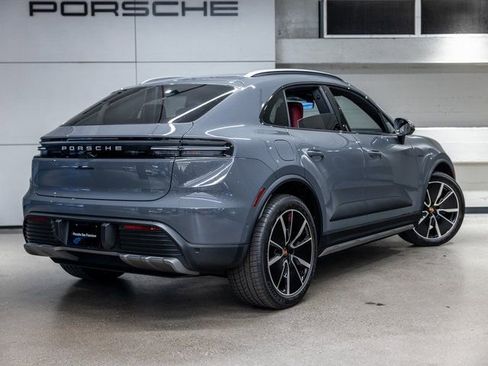 New 2025 Porsche Macan Electric image 8