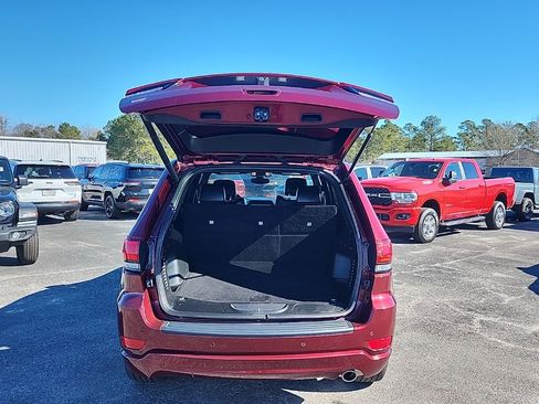Certified 2022 Jeep Grand Cherokee Laredo X image 21