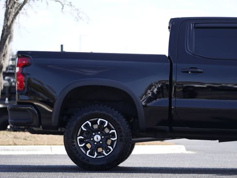 Used 2025 Chevrolet Silverado 1500 ZR2 w/ Technology Package image 7