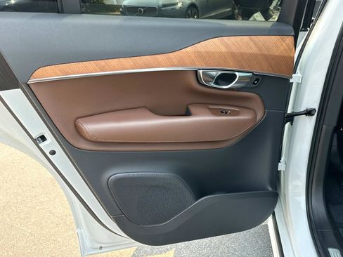 Certified 2023 Volvo XC90 T8 Plus image 20
