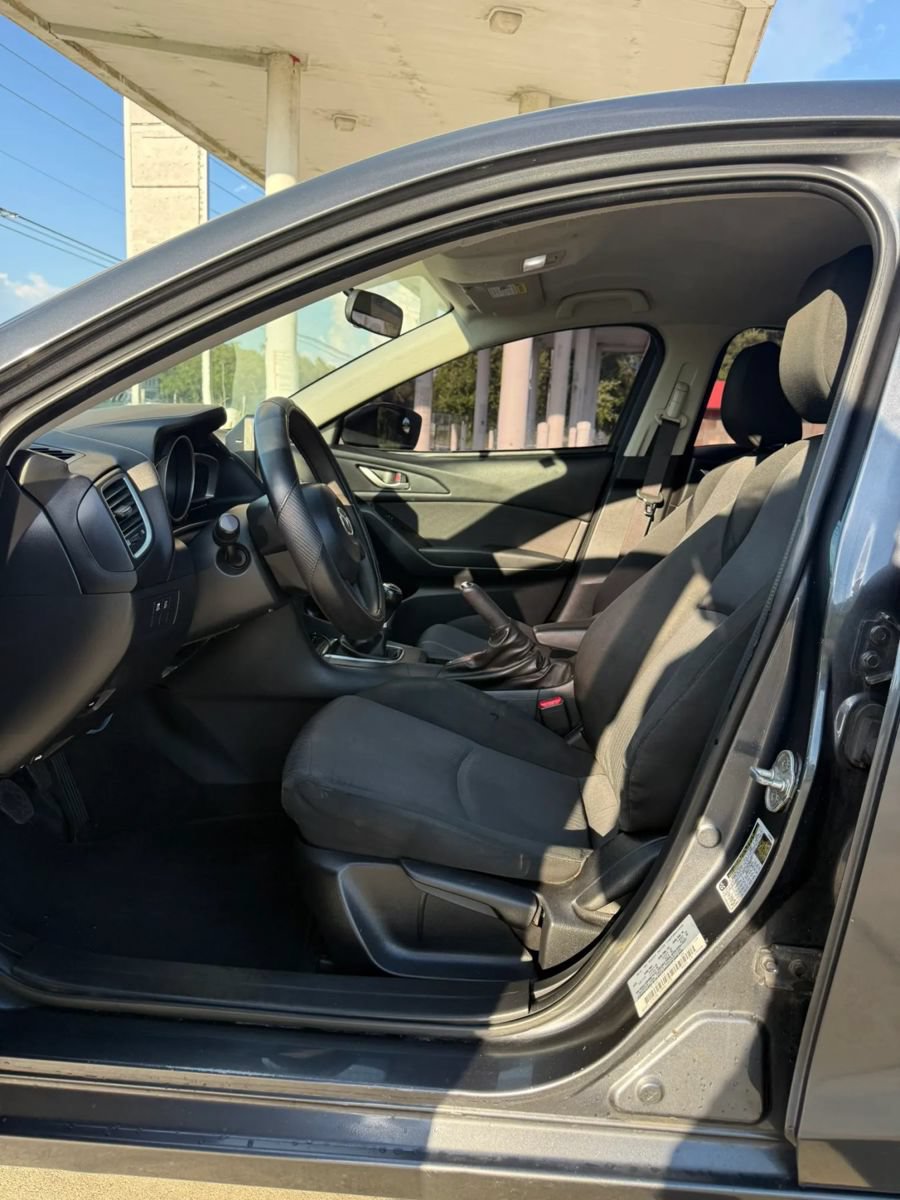 Used 2014 MAZDA MAZDA3 i SV FWD image 11
