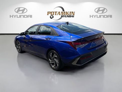 Certified 2025 Hyundai Elantra Sport image 7