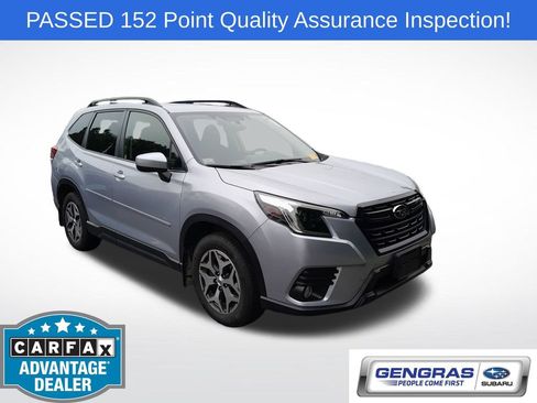 Used 2023 Subaru Forester Premium AWD/4WD image 1