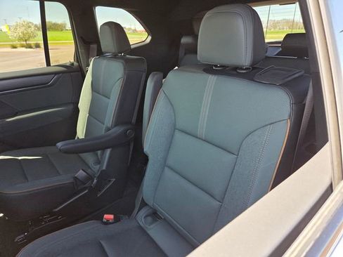 Used 2026 GMC Acadia AT4 w/ Super Cruise Package AWD/4WD image 49