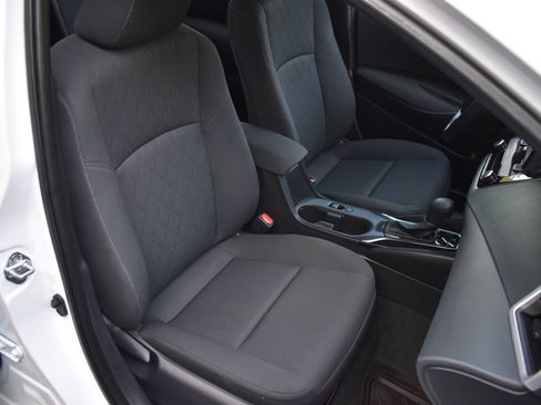 Used 2025 Toyota Corolla LE FWD image 20