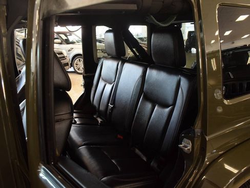 Used 2015 Jeep Wrangler Unlimited Sahara w/ Dual Top Group AWD/4WD image 58