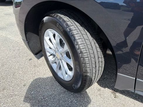 Used 2021 Chevrolet Equinox LS w/ LS Convenience Package FWD image 10
