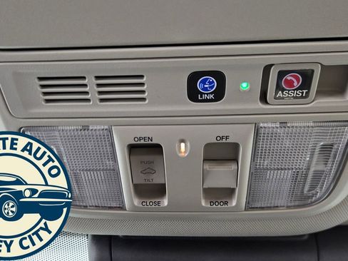 Used 2018 Honda Accord Touring image 27