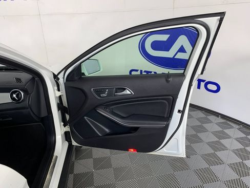 Used 2019 Mercedes-Benz GLA 250 4MATIC image 37