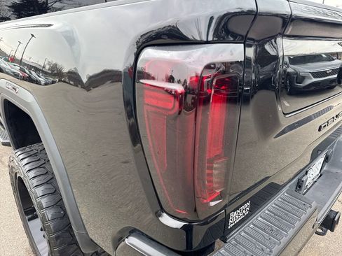 Used 2022 GMC Sierra 3500 Denali w/ Denali Black Diamond Edition image 46