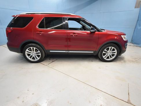 Used 2017 Ford Explorer XLT w/ Equipment Group 202A image 37