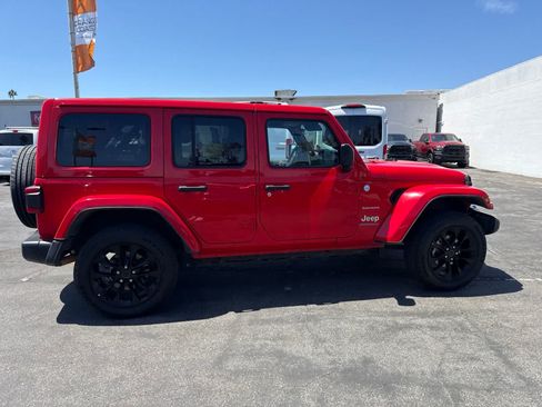 Used 2024 Jeep Wrangler Unlimited Sahara AWD/4WD image 14