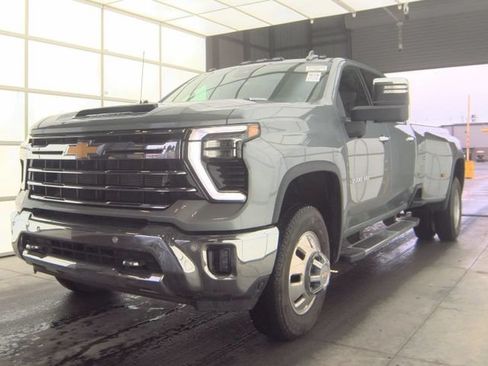 Used 2024 Chevrolet Silverado 3500 LTZ w/ LTZ Plus Package AWD/4WD image 1