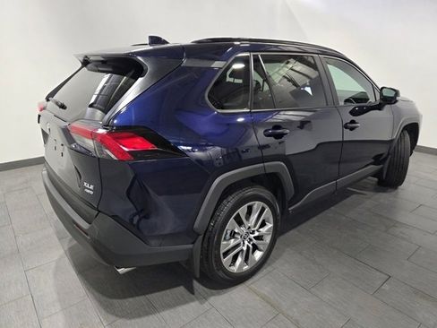 Used 2023 Toyota RAV4 XLE Premium image 5