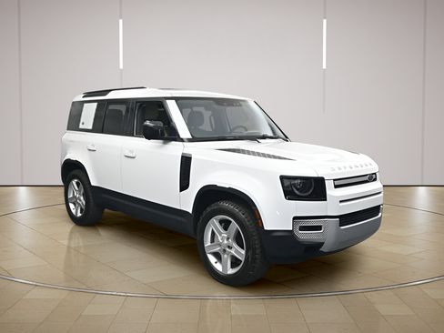 Used 2020 Land Rover Defender 110 SE AWD/4WD image 25