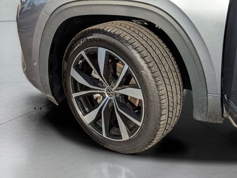 Used 2025 Volkswagen Atlas SEL Premium R-Line AWD/4WD image 34