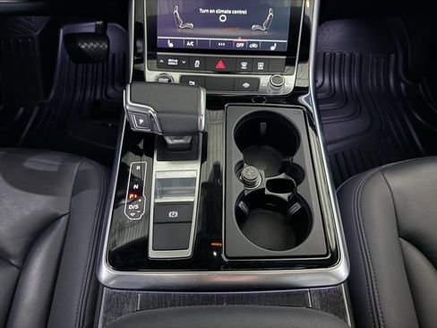 Used 2022 Audi Q7 3.0T Premium Plus w/ Premium Plus Package image 38