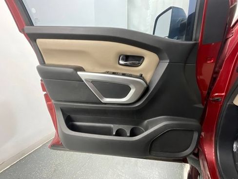 Used 2017 Nissan Titan SV AWD/4WD image 9