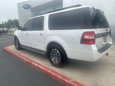 Used 2016 Ford Expedition EL XLT w/ Equipment Group 202A AWD/4WD image 2