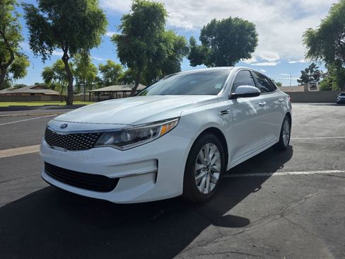 Used 2016 Kia Optima EX image 11