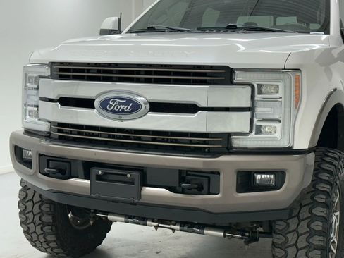 Used 2019 Ford F250 King Ranch w/ King Ranch Ultimate Package image 32