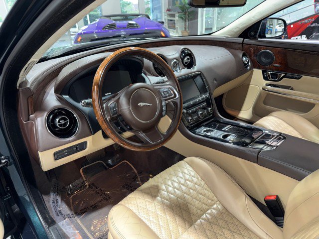 Used 2017 Jaguar XJ L Portfolio AWD/4WD image 41