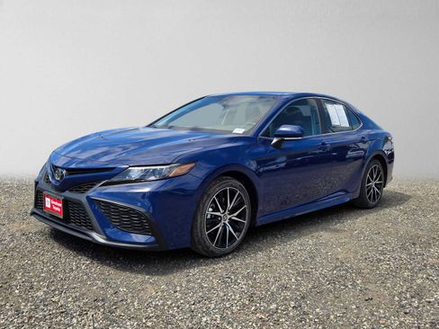Certified 2024 Toyota Camry SE FWD image 9