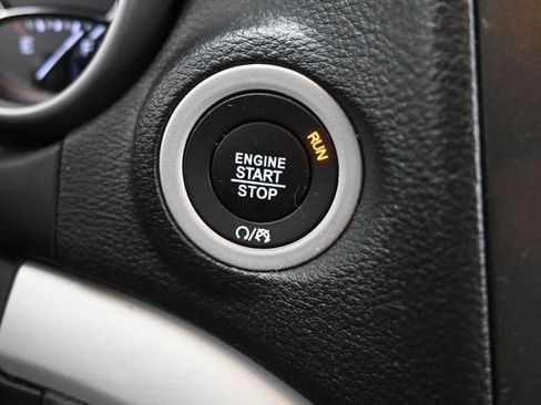Used 2019 Dodge Journey SE image 27