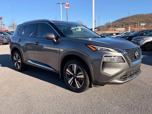 Used 2023 Nissan Rogue SL w/ SL Premium Package image 13